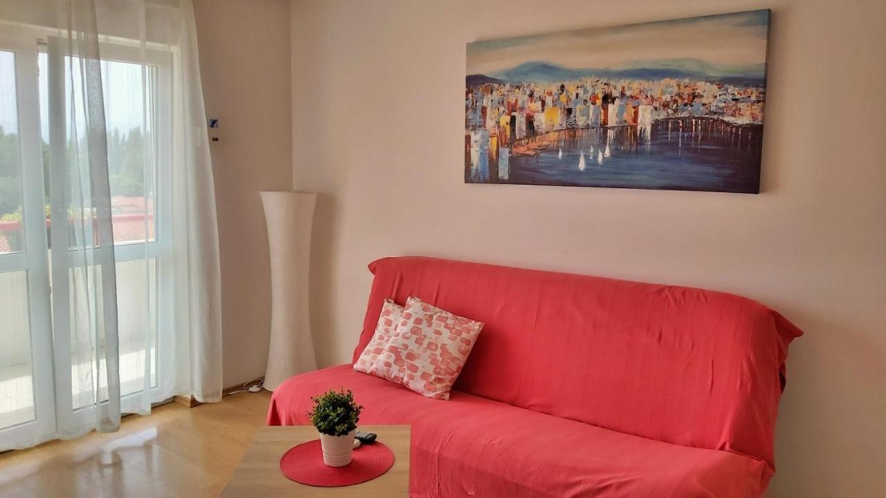 Apartments Zvone Omis Bagian luar foto