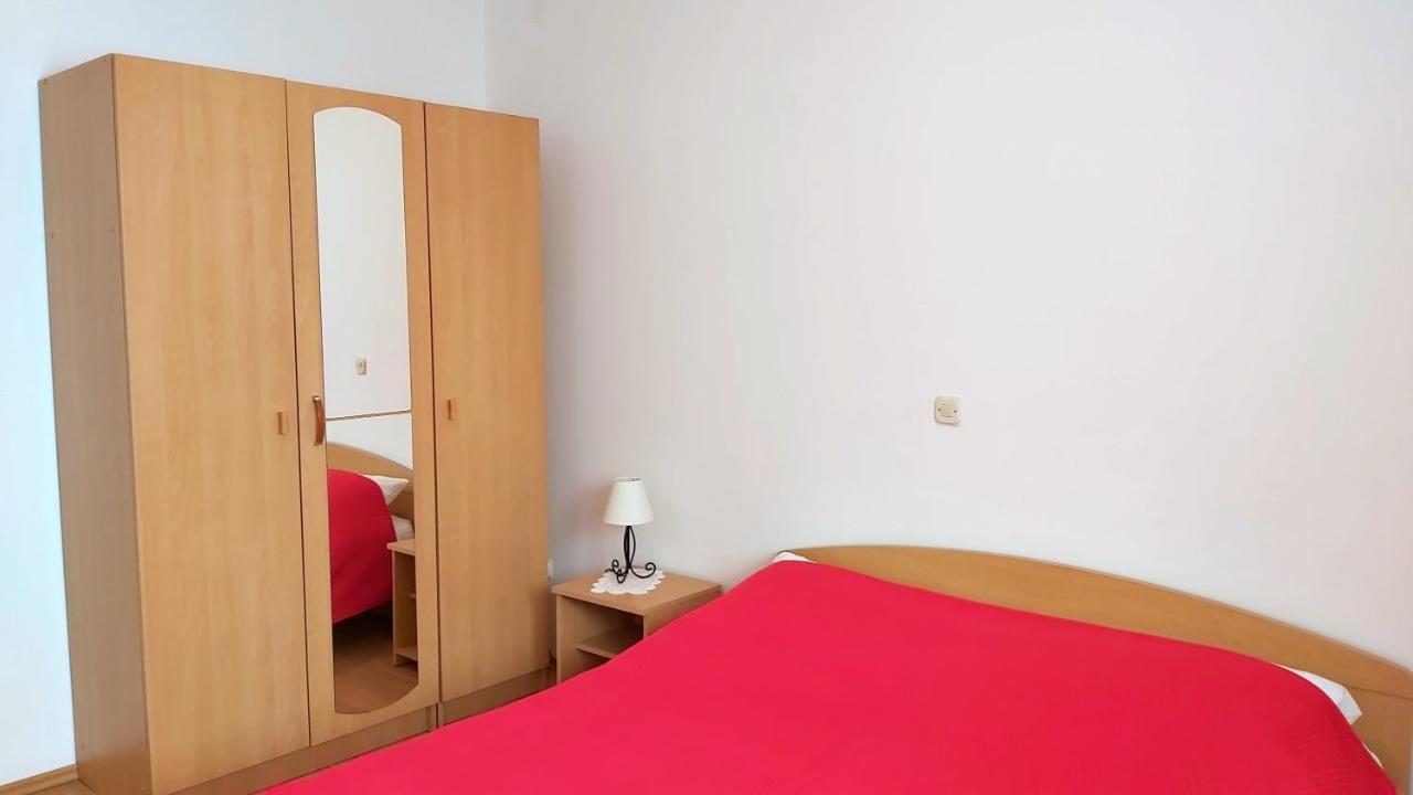 Apartments Zvone Omis Bagian luar foto