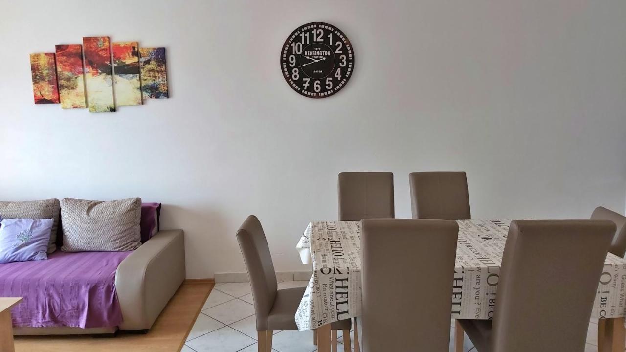 Apartments Zvone Omis Bagian luar foto