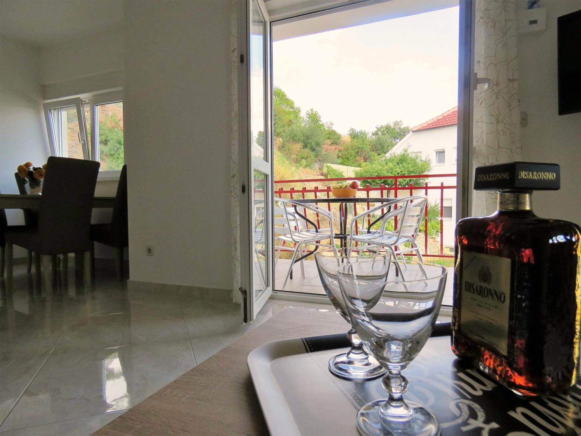 Apartments Zvone Omis Ruang foto