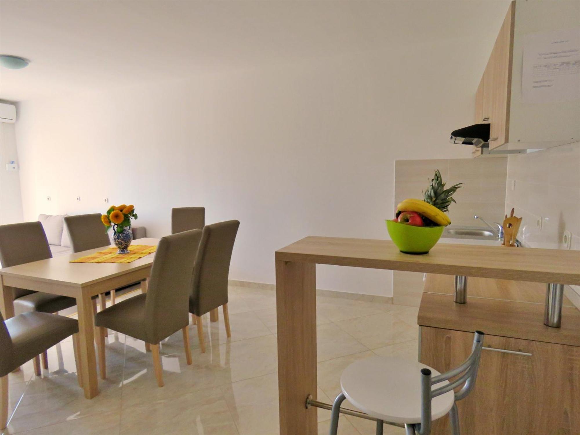 Apartments Zvone Omis Ruang foto