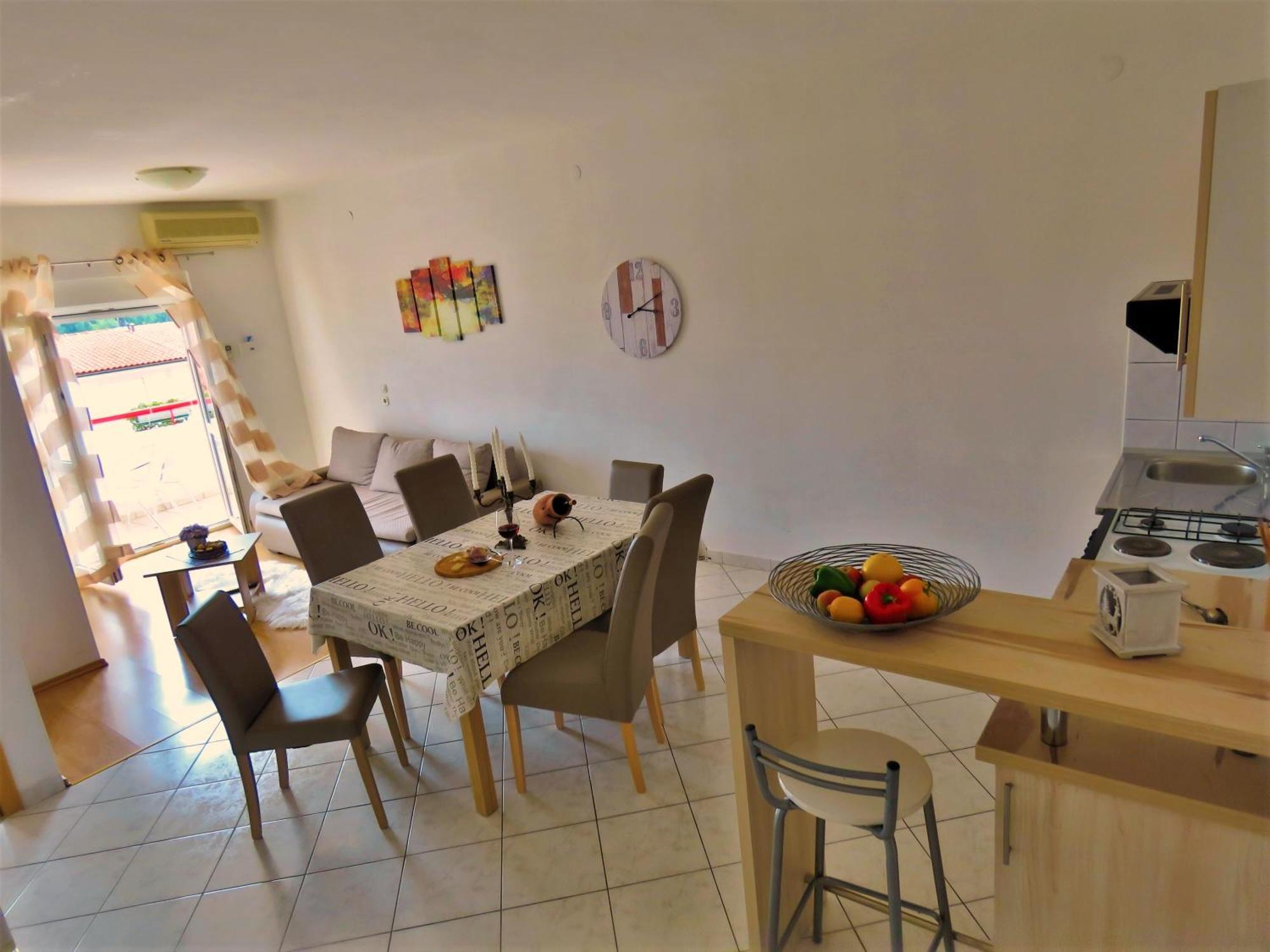 Apartments Zvone Omis Ruang foto