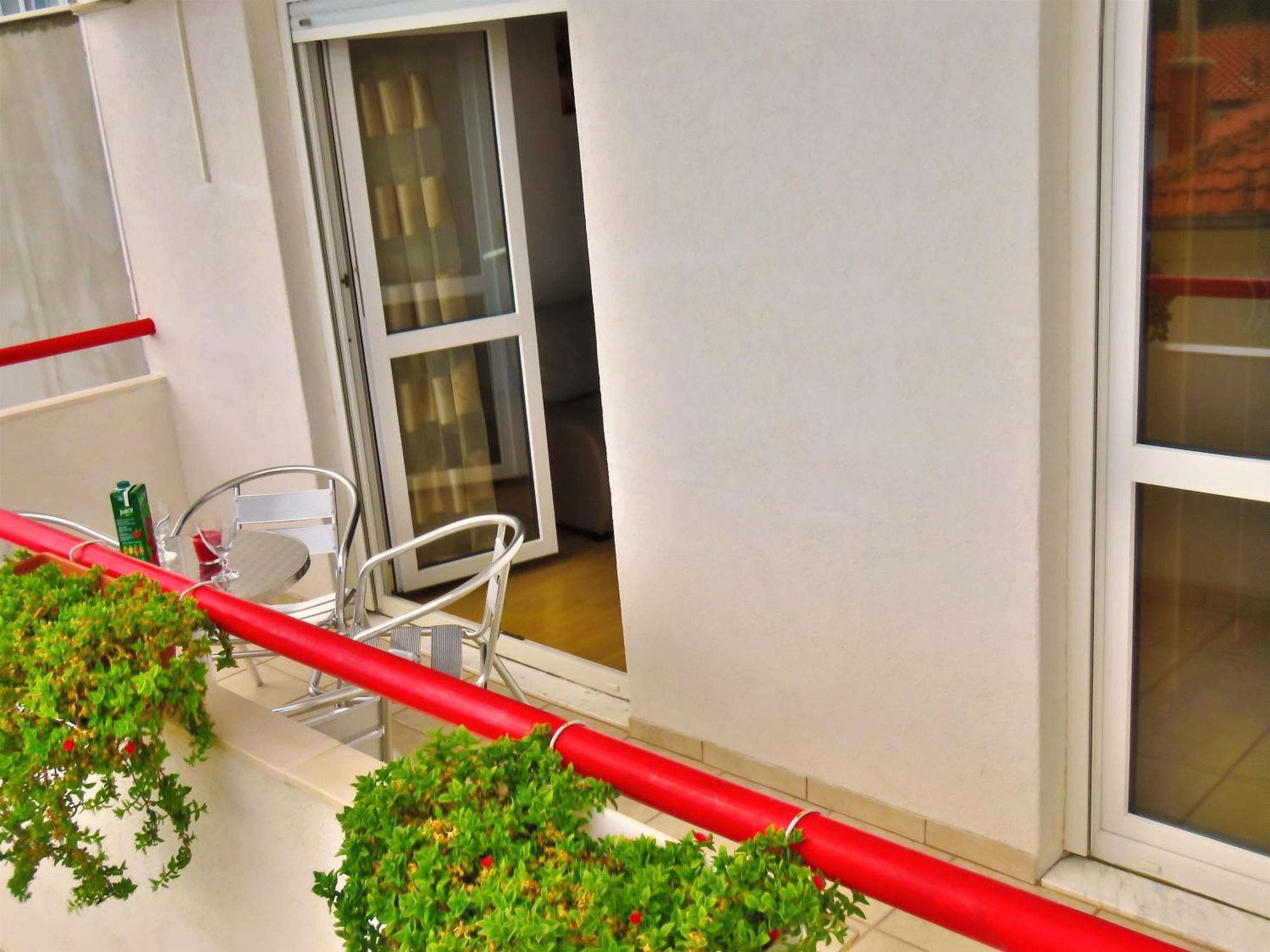 Apartments Zvone Omis Ruang foto