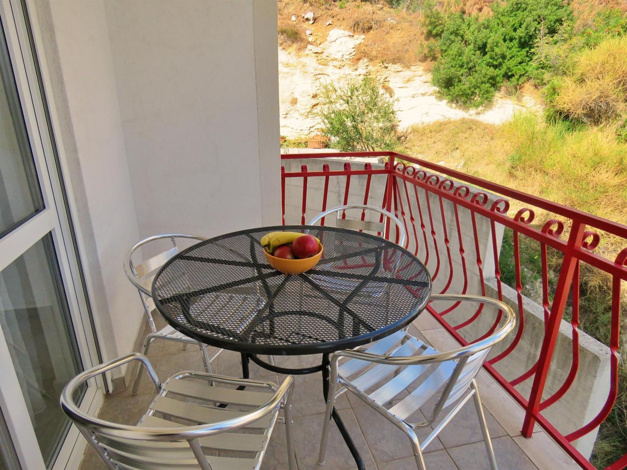 Apartments Zvone Omis Ruang foto