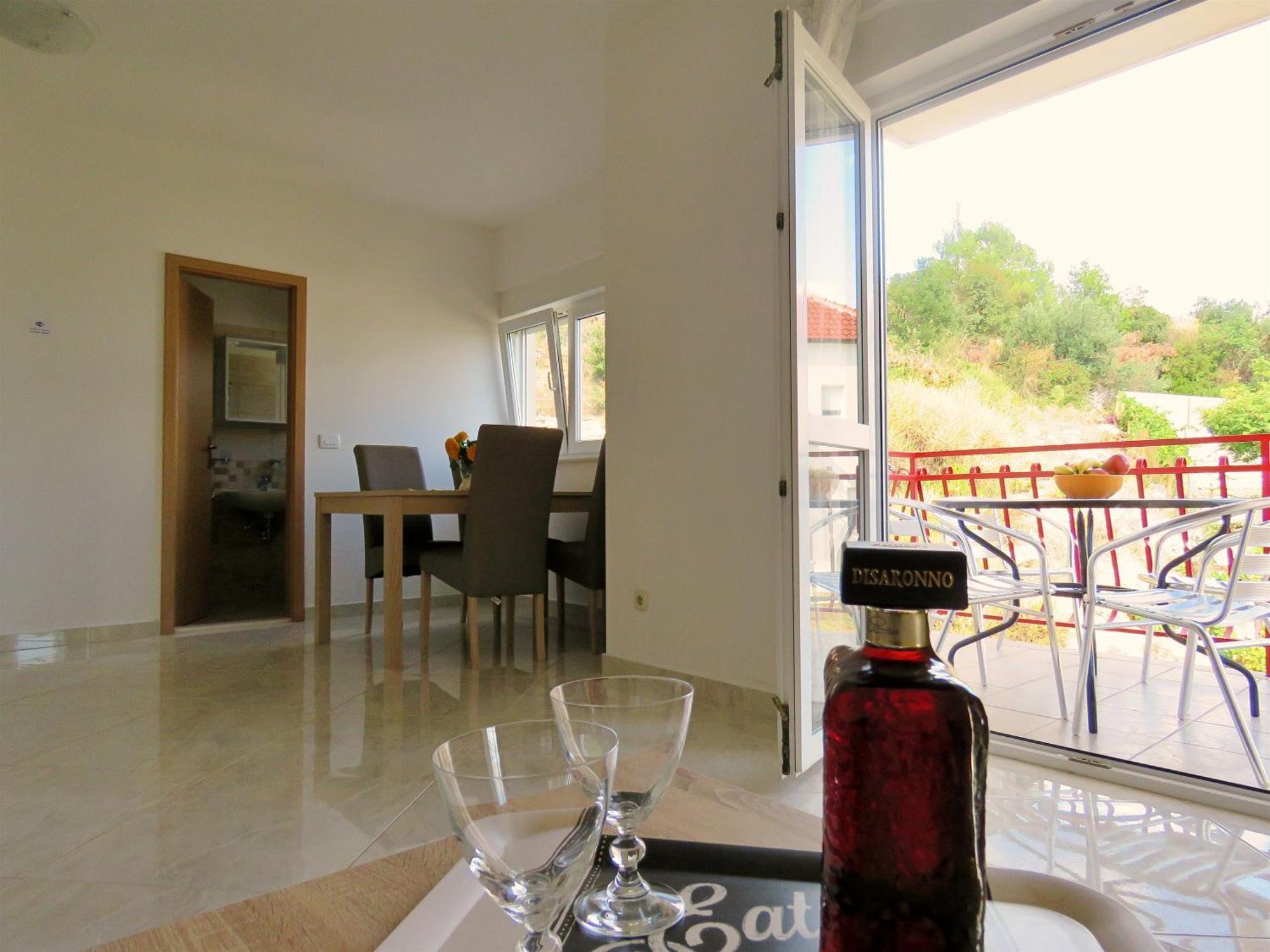 Apartments Zvone Omis Ruang foto