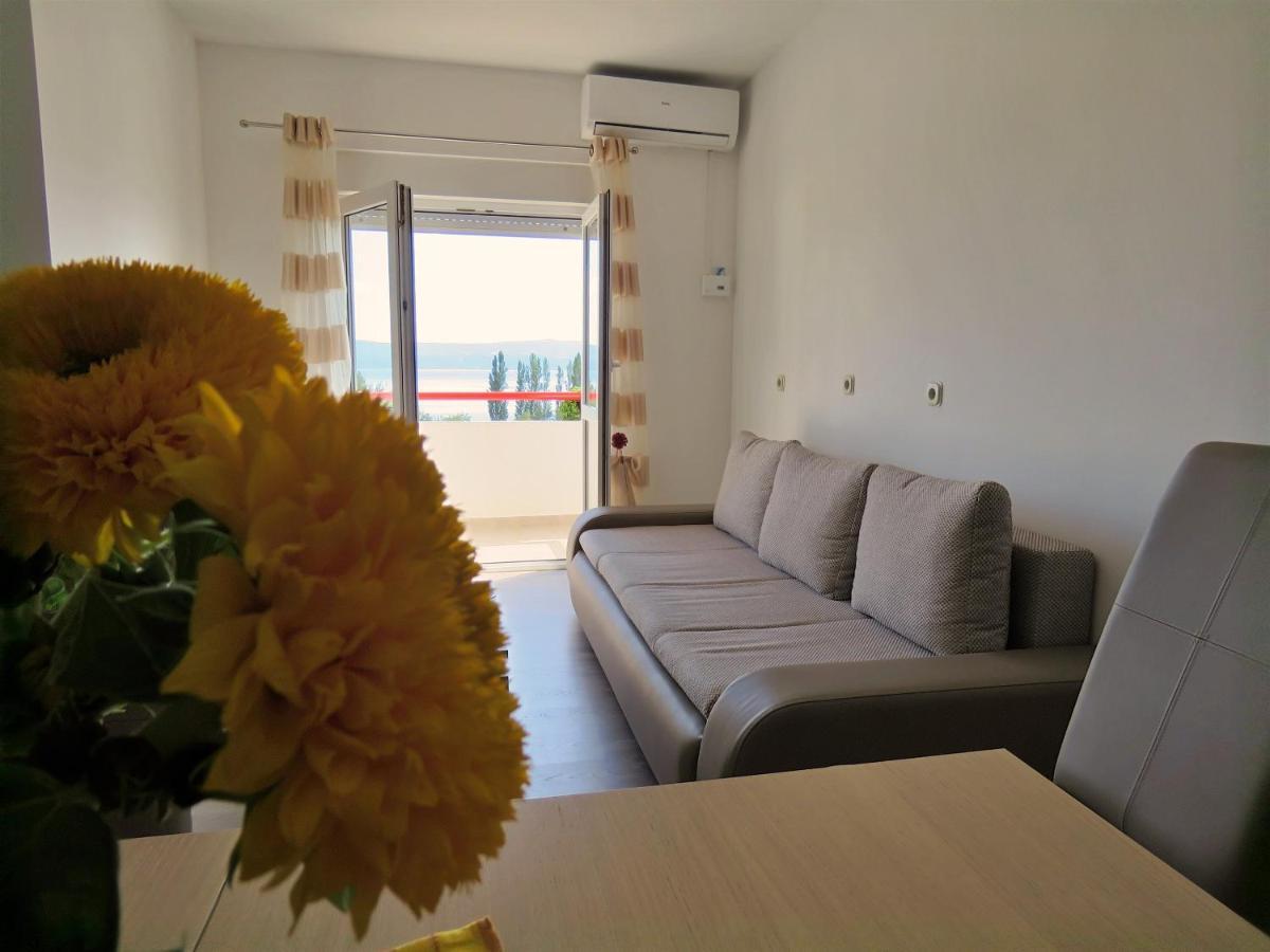 Apartments Zvone Omis Bagian luar foto