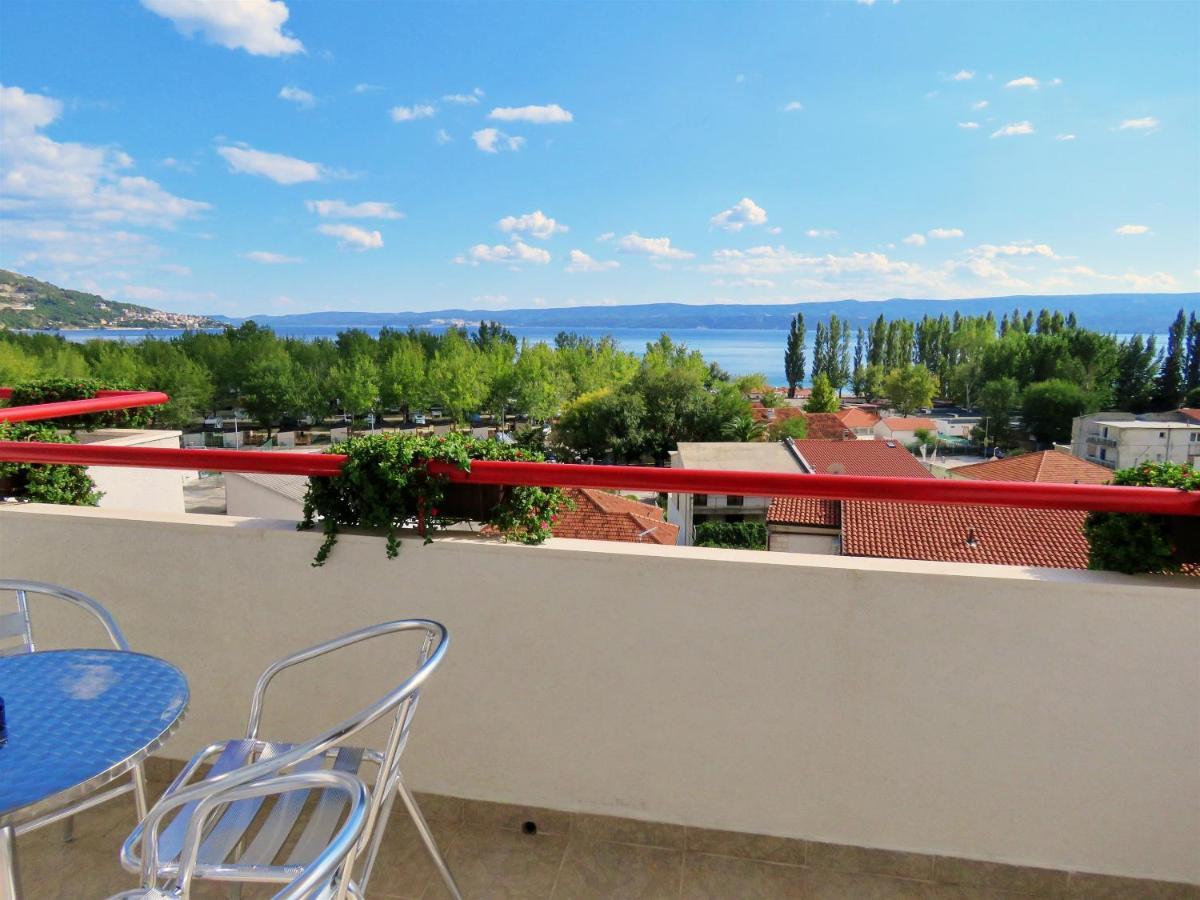 Apartments Zvone Omis Bagian luar foto