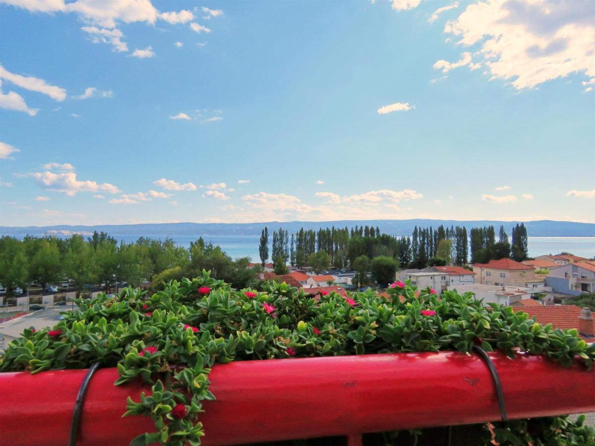 Apartments Zvone Omis Bagian luar foto